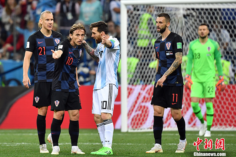 包含克罗地亚客场失利，出线形势岌岌可危的词条